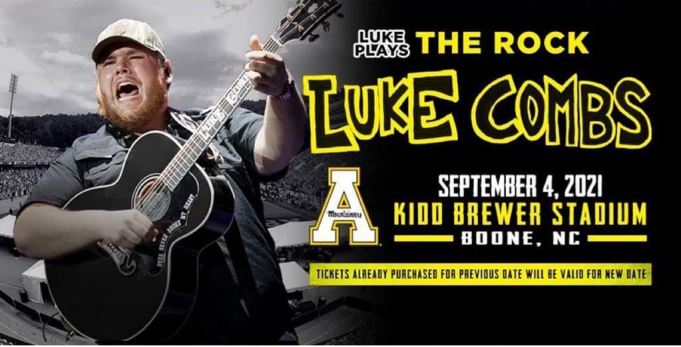 Luke Combs at JQH Arena